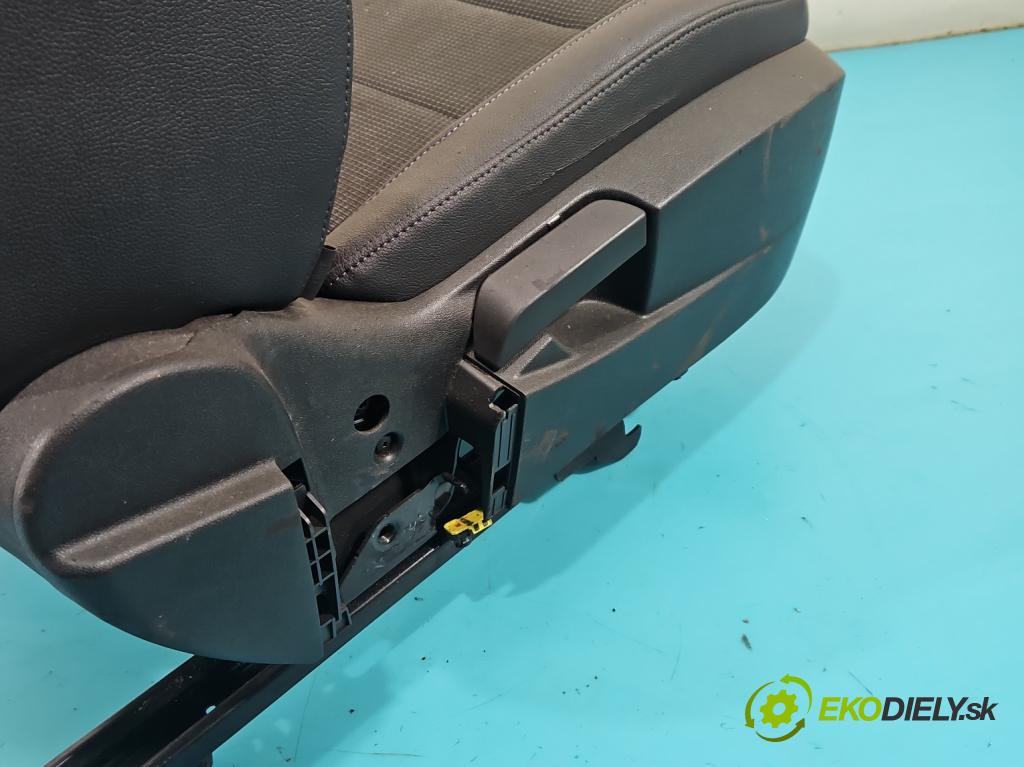 Opel Insignia A 2008-2017 2.0 T 220KM automatic 162 kW 1998 cm3 5- Sedadlo pravý  (Sedadlo)