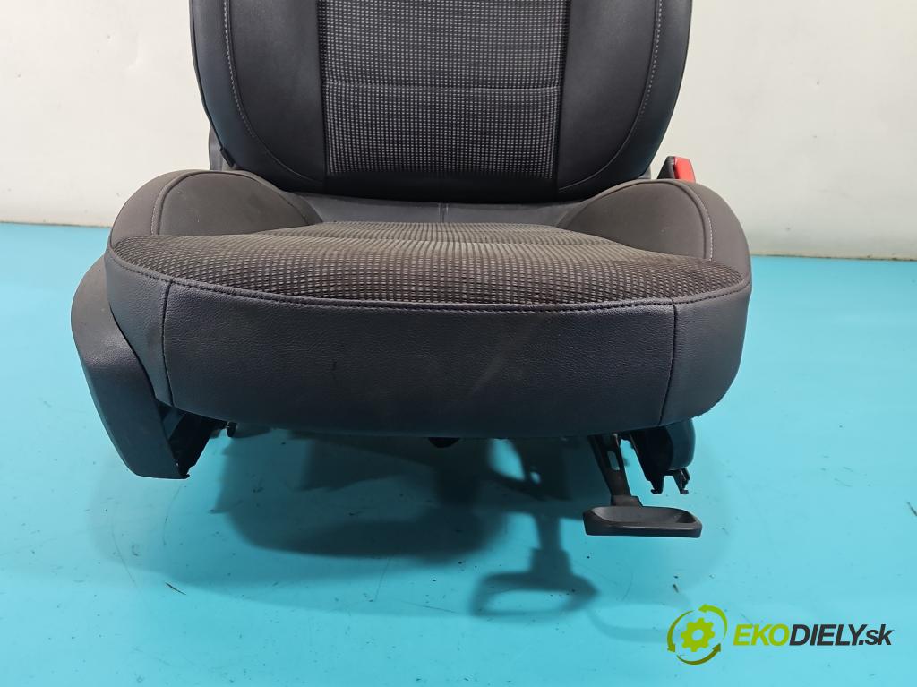 Opel Insignia A 2008-2017 2.0 T 220KM automatic 162 kW 1998 cm3 5- Sedadlo pravý  (Sedadlo)