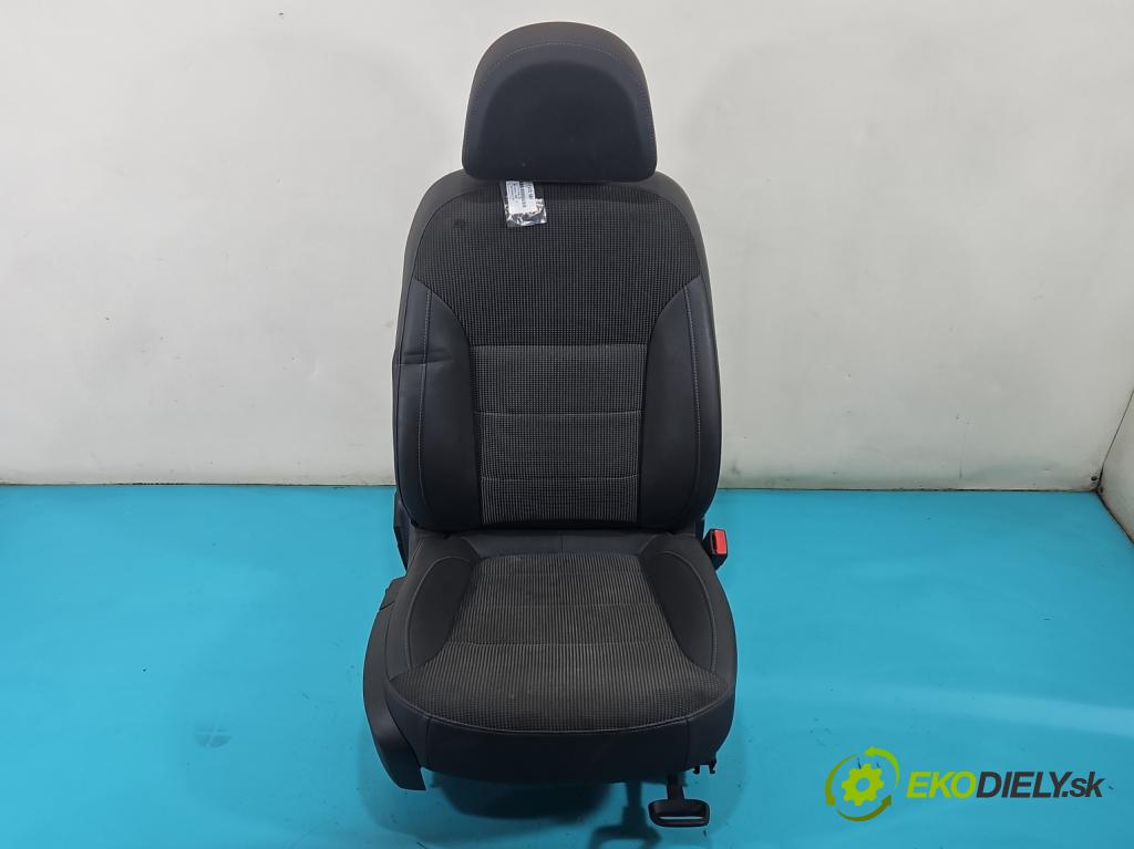 Opel Insignia A 2008-2017 2.0 T 220KM automatic 162 kW 1998 cm3 5- Sedadlo pravý  (Sedadlo)