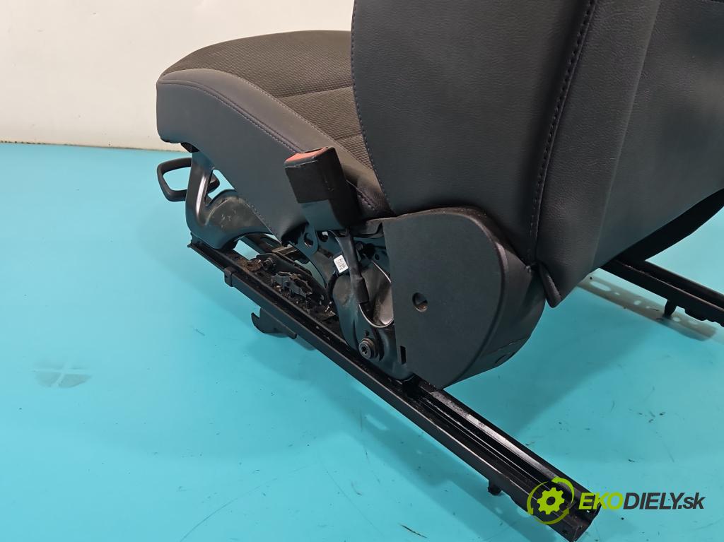 Opel Insignia A 2008-2017 2.0 T 220KM automatic 162 kW 1998 cm3 5- Sedadlo pravý  (Sedadlo)