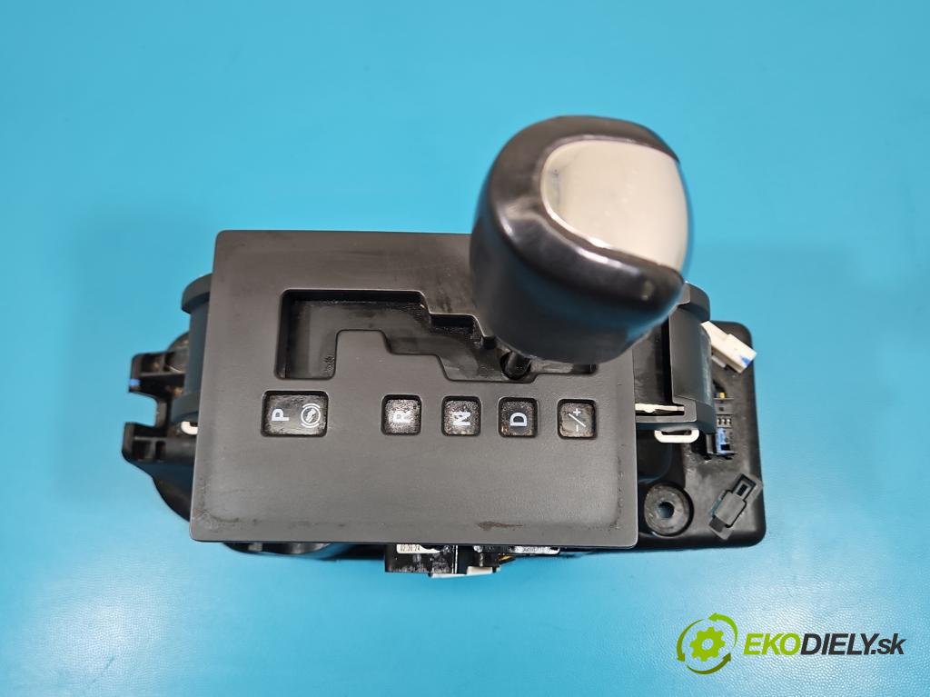 Dodge Journey 2.0 CRD 140 HP automatic 103 kW 1968 cm3 5- Páka: Změny: stupeň,rýchlosť 04766443AB (Rýchlostná páka (kulisa))