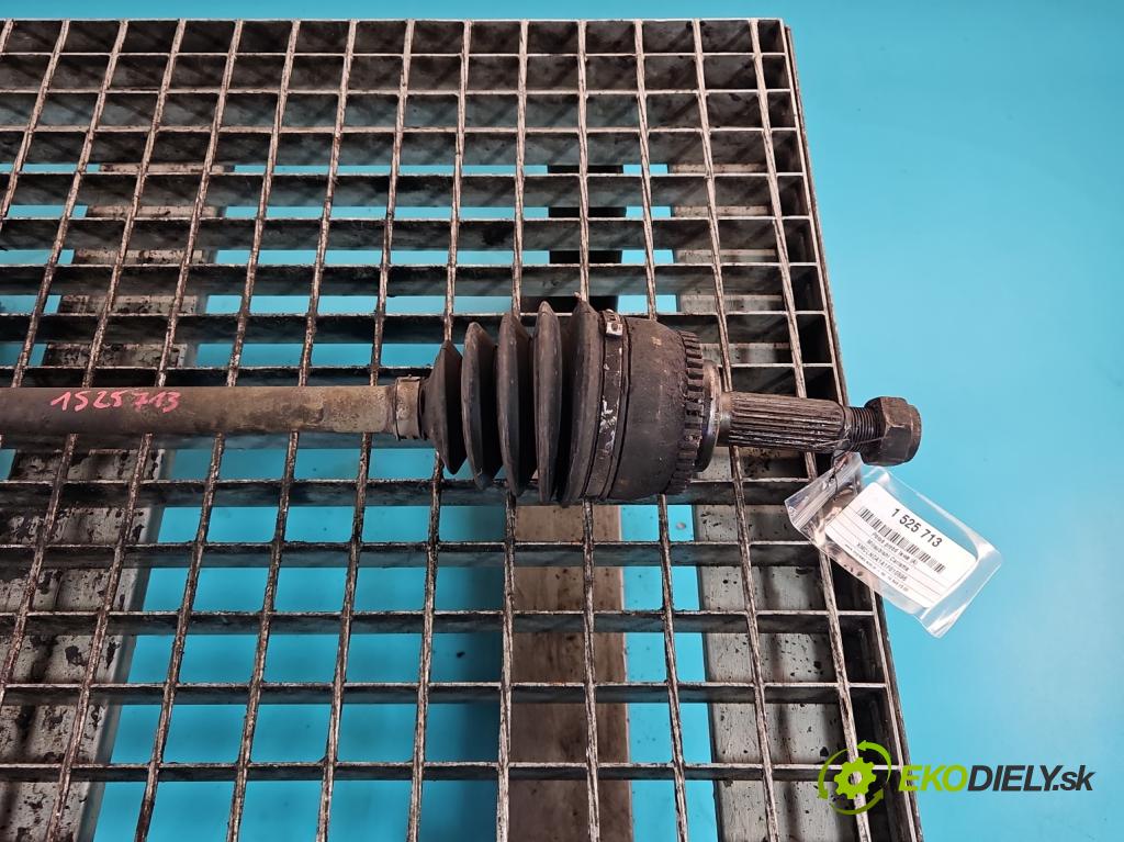 Mitsubishi Carisma 1.6 16V 103 HP manual 76 kW 1597 cm3 5- poloos predné ľavé