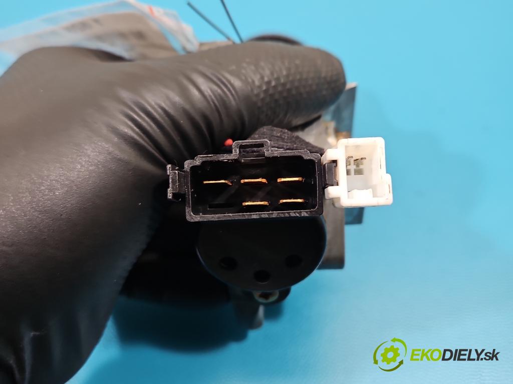 Mitsubishi Carisma 1.6 16V 103 HP manual 76 kW 1597 cm3 5- Spínačka (Spínacia skrinka)