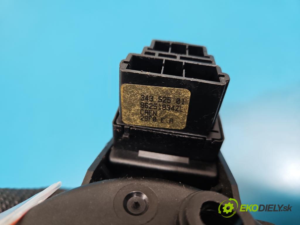 Citroen Xsara Picasso 2.0 HDI 90 HP manual 66 kW 1997 cm3 5- prepínač komplex: 96172873ZL (Prepínacie páčky pod volantom)