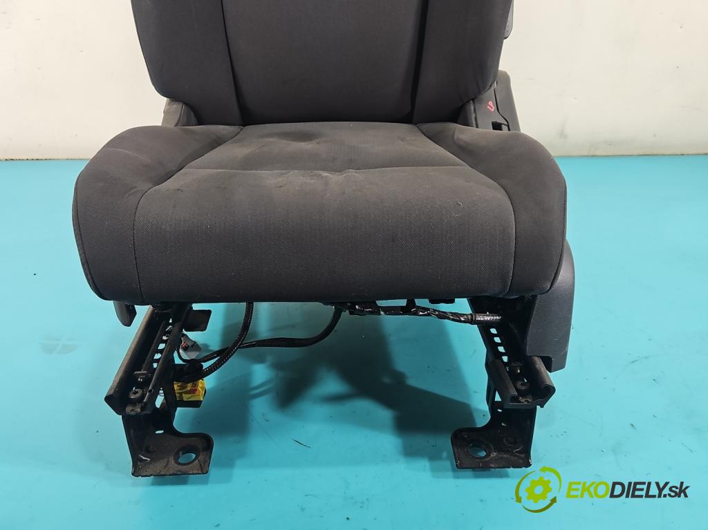 Dodge Journey 2.0 CRD 140 hp automatic 103 kW 1968 cm3 5- Sedadlo levý  (Sedadlo)