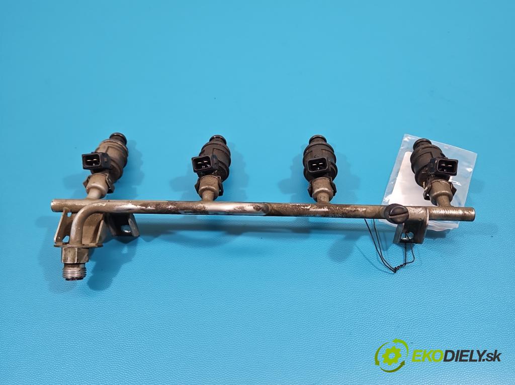 Opel Zafira A 1999-2005 1.8 16V 125 HP manual 92 kW 1796 cm3 5- vstrek 90536149 (Vstrekovač paliva)