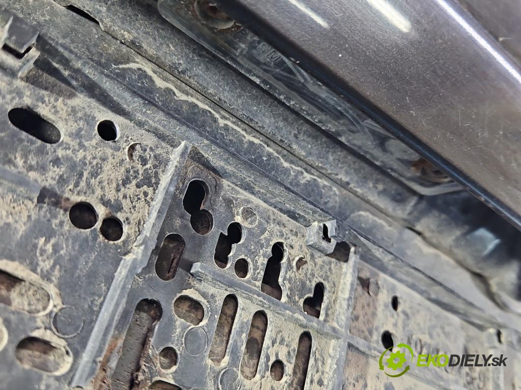 Opel Zafira A 1999-2005 1.8 16V 125 hp manual 92 kW 1796 cm3 5- zadní kufrové dveře  (Zadní kapota (kufr))