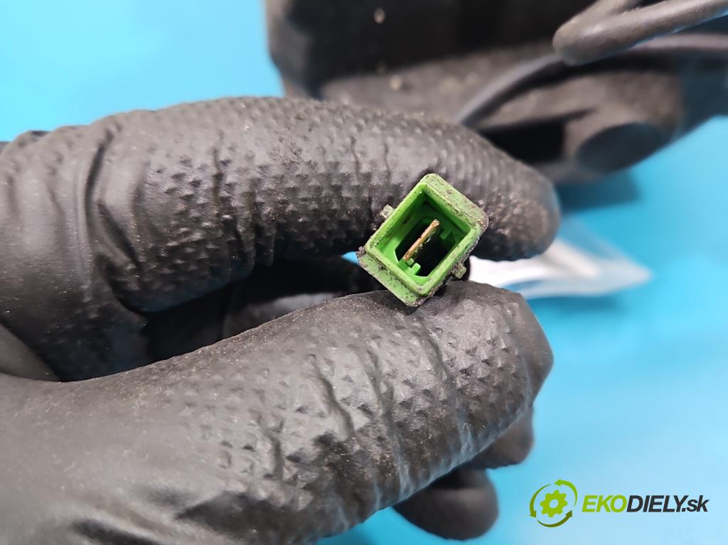 Vw Passat B5 1995-2005 1.9 TDI 131 HP manual 96 kW 1896 cm3 4- Kompresor: klimatizácie 8D0260808 (Kompresor klimatizácie)