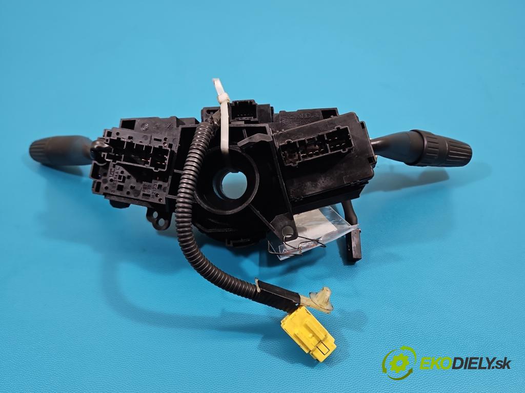 Honda Jazz II 2002-2008 1.2b 77 HP manual 57 kW 1246 cm3 5- prepínač komplex:  (Prepínacie páčky pod volantom)