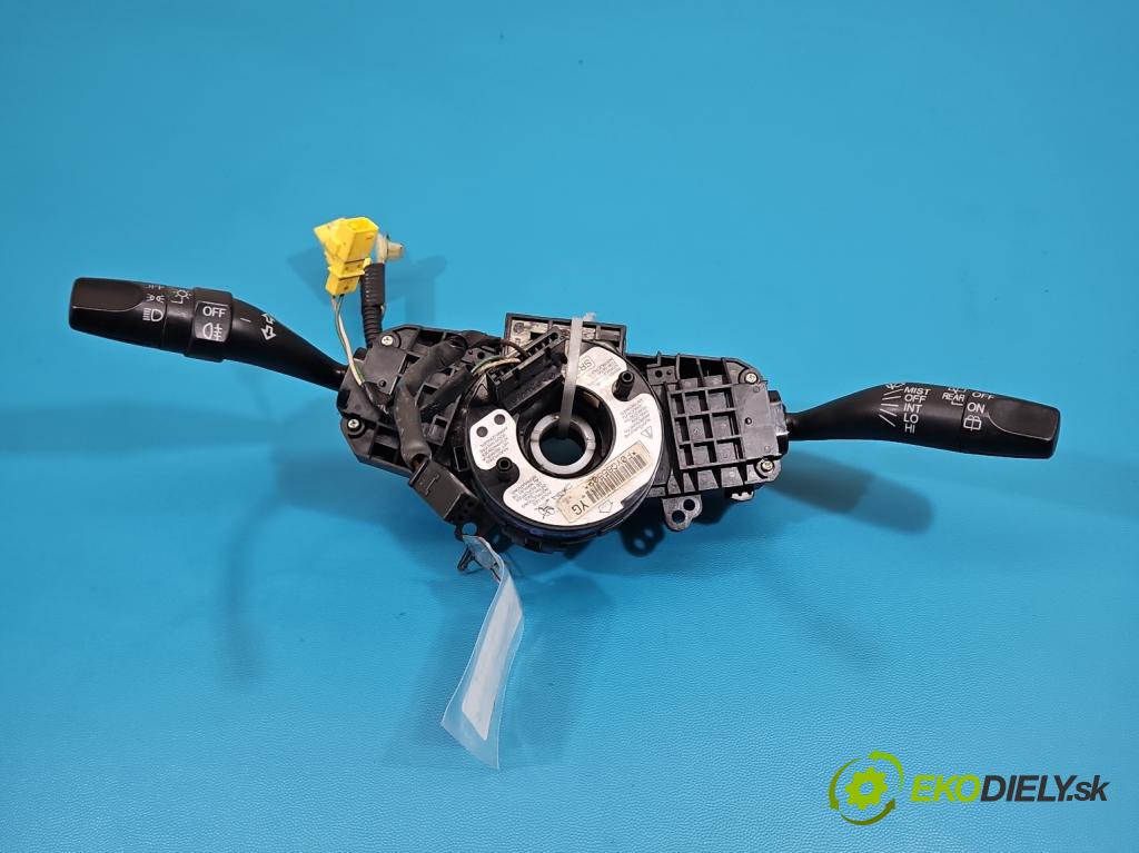 Honda Jazz II 2002-2008 1.2b 77 HP manual 57 kW 1246 cm3 5- prepínač komplex:  (Prepínacie páčky pod volantom)