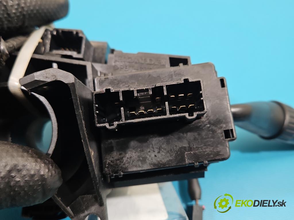 Honda Jazz II 2002-2008 1.2b 77 HP manual 57 kW 1246 cm3 5- prepínač komplex:  (Prepínacie páčky pod volantom)