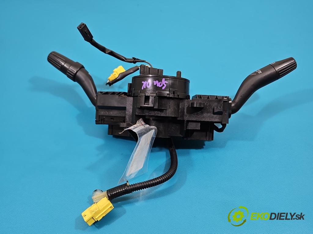 Honda Jazz II 2002-2008 1.2b 77 HP manual 57 kW 1246 cm3 5- prepínač komplex:  (Prepínacie páčky pod volantom)