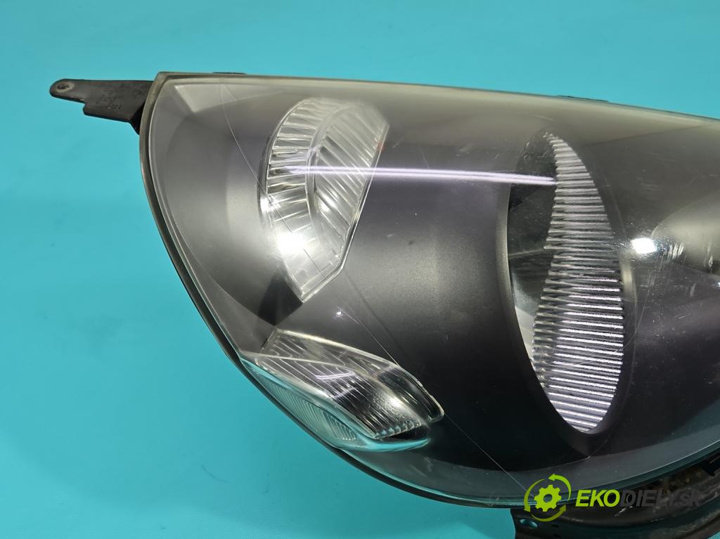 Honda Jazz II 2002-2008 1.2b 77 HP manual 57 kW 1246 cm3 5- Reflektor: pravý  (Svetlo predné pravé)