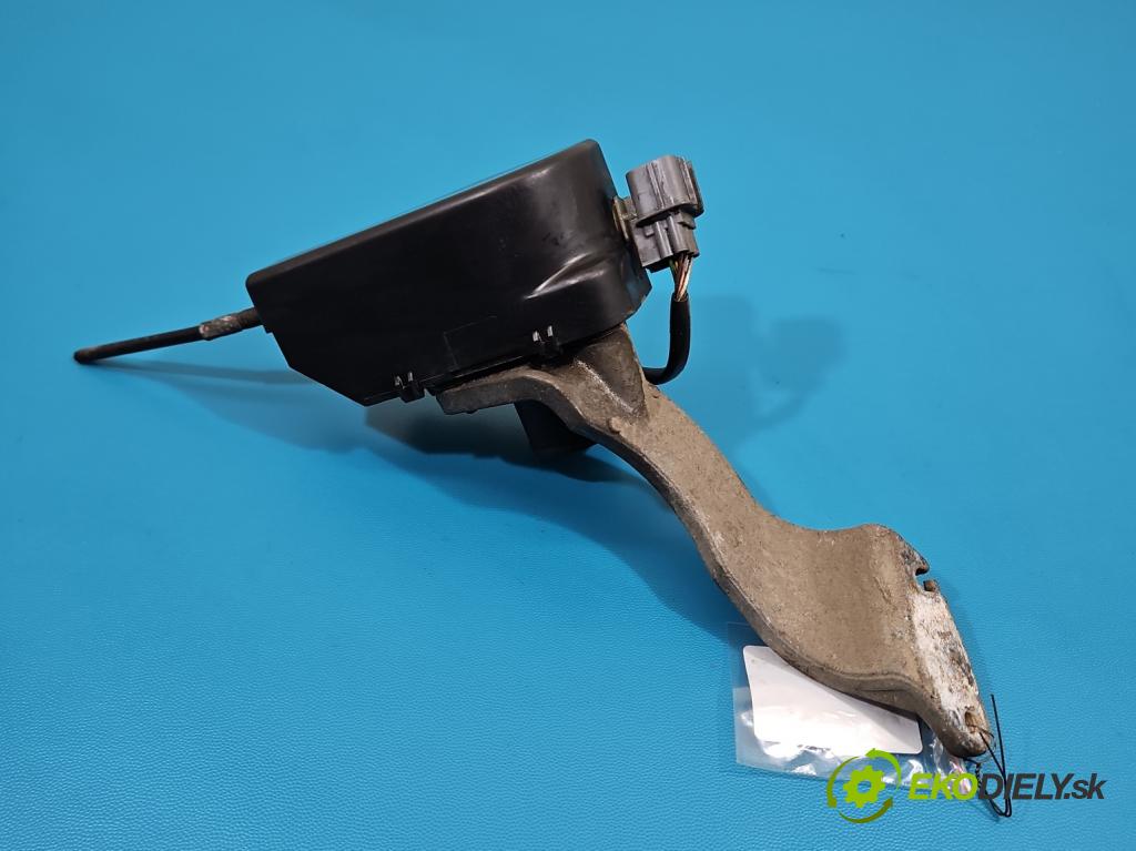 Honda Jazz II 2002-2008 1.2b 77 hp manual 57 kW 1246 cm3 5- pedal plyn: potenciometr: 0281002484