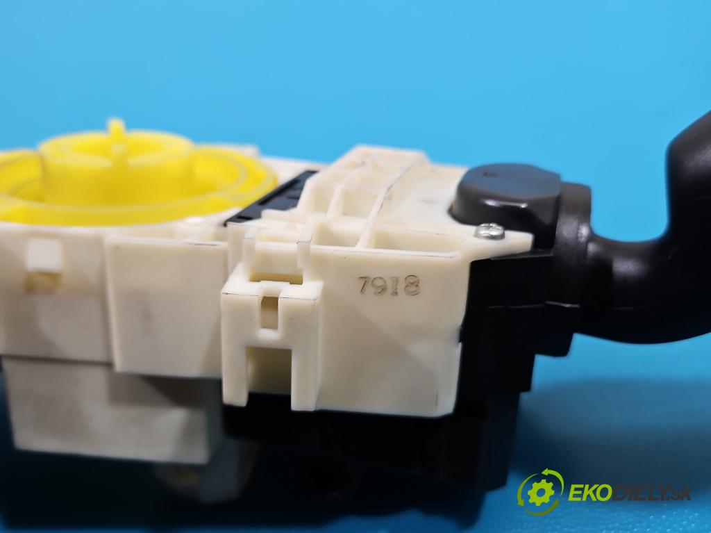 Honda Civic VIII 2006-2011 1.4 16V 95 HP automatic 70 kW 1339 cm3 4- prepínač komplex:  (Prepínacie páčky pod volantom)