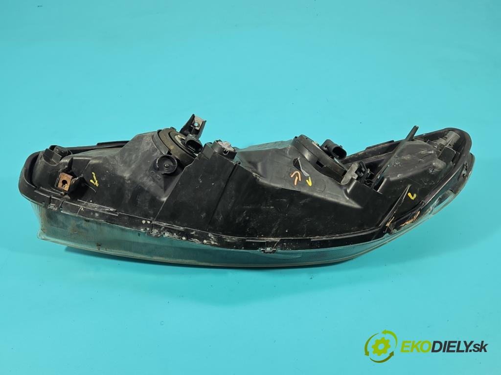 Honda Civic VIII 2006-2011 1.4 16V 95 HP automatic 70 kW 1339 cm3 4- Reflektor: pravý  (Svetlo predné pravé)