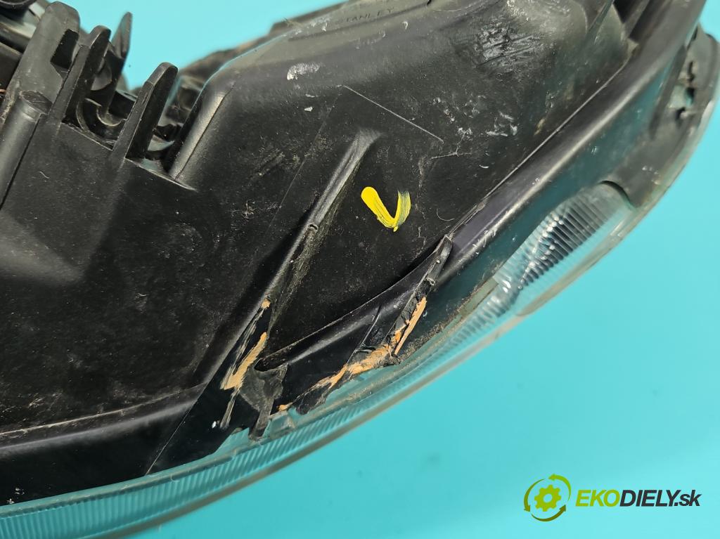 Honda Civic VIII 2006-2011 1.4 16V 95 HP automatic 70 kW 1339 cm3 4- Reflektor: pravý  (Svetlo predné pravé)