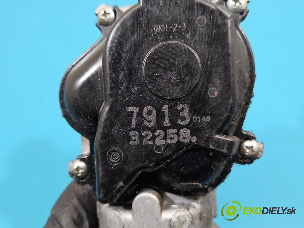 Honda Civic VIII 2006-2011 1.4 16V 95 HP automatic 70 kW 1339 cm3 4- motor stieračov predné