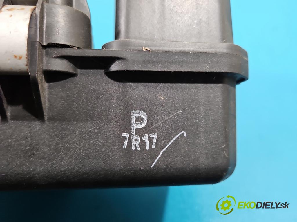 Honda Civic VIII 2006-2011 1.4 16V 95 HP automatic 70 kW 1339 cm3 4- obal filtra vzduchu  (Obal vzduchového filtra)