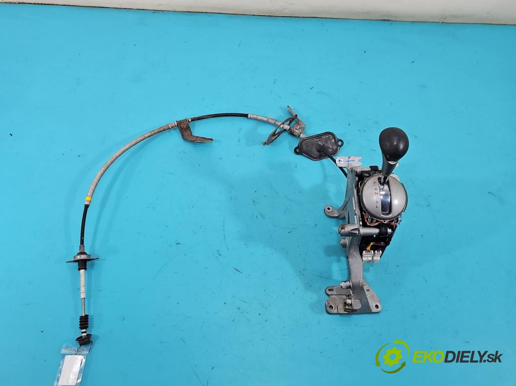 Honda Civic VIII 2006-2011 1.4 16V 95 HP automatic 70 kW 1339 cm3 4- Páka: Změny: stupeň,rýchlosť  (Rýchlostná páka (kulisa))