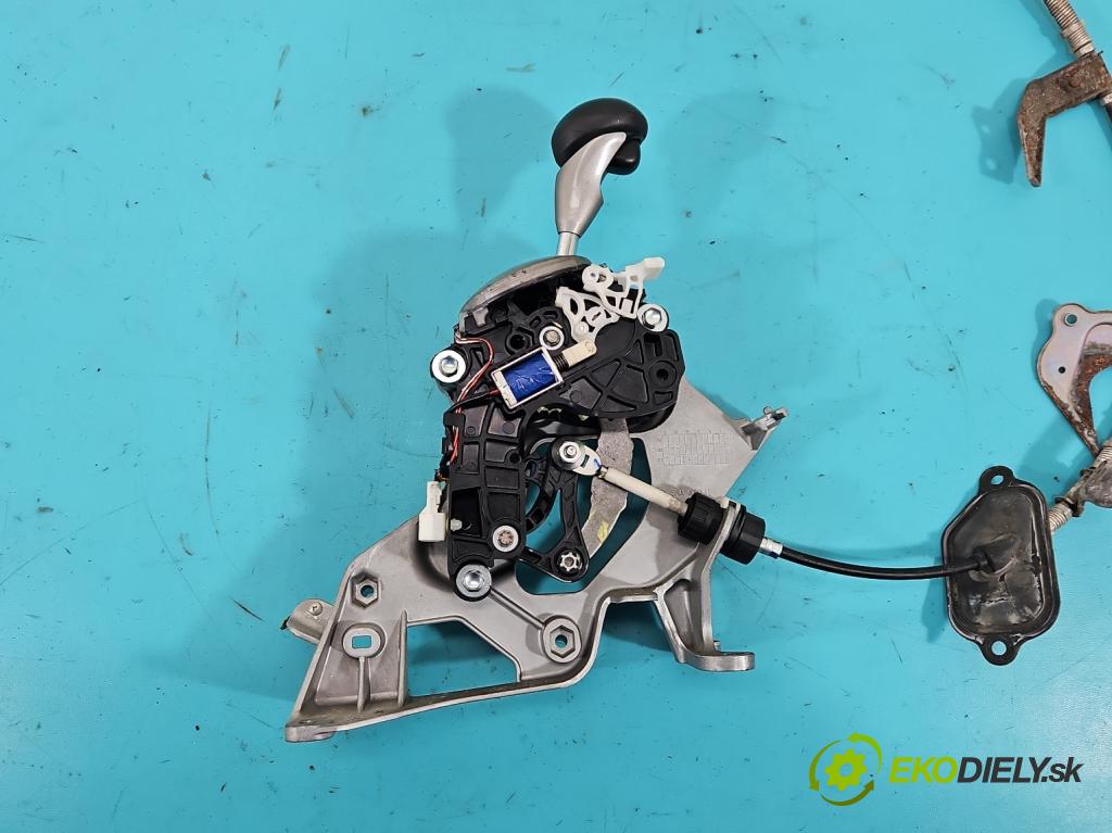 Honda Civic VIII 2006-2011 1.4 16V 95 HP automatic 70 kW 1339 cm3 4- Páka: Změny: stupeň,rýchlosť  (Rýchlostná páka (kulisa))