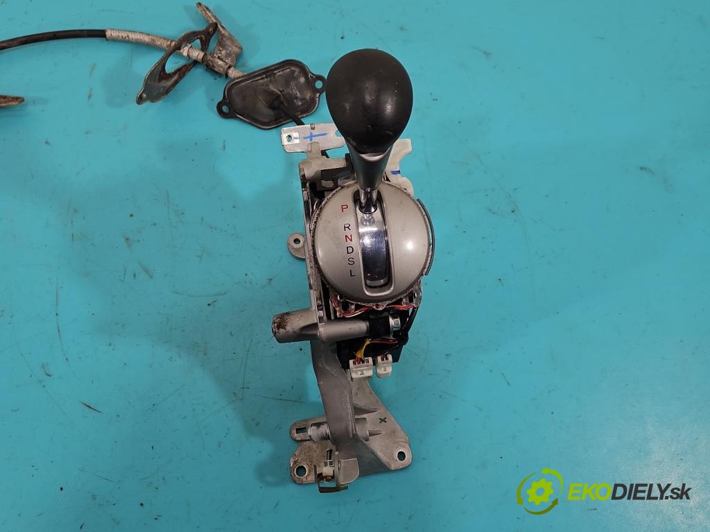 Honda Civic VIII 2006-2011 1.4 16V 95 HP automatic 70 kW 1339 cm3 4- Páka: Změny: stupeň,rýchlosť  (Rýchlostná páka (kulisa))