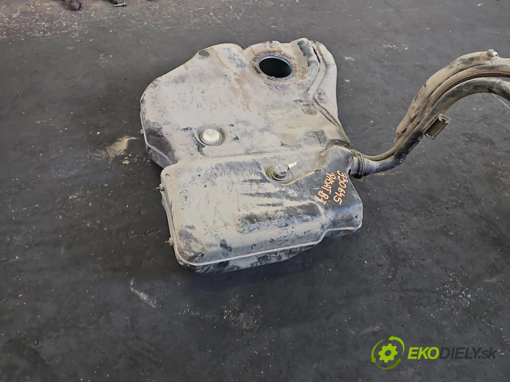 Vw Passat B7 2010-2014 2.0 TSI 211KM automatic 155 kW 1984 cm3 5- Nádrž: palivo  (Palivová nádrž)