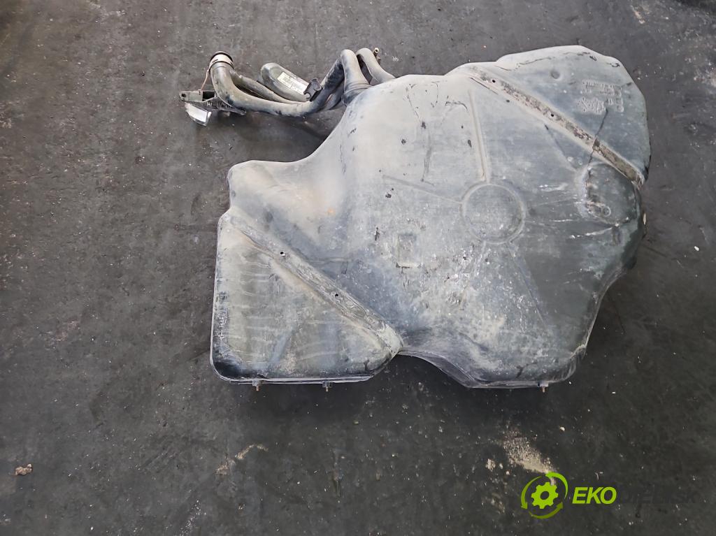 Vw Passat B7 2010-2014 2.0 TSI 211KM automatic 155 kW 1984 cm3 5- Nádrž: palivo  (Palivová nádrž)