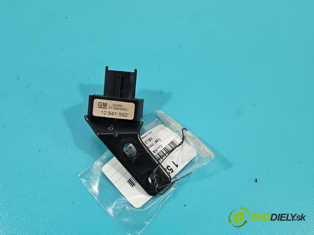 Opel Insignia A 2008-2017 2.0 T 220KM automatic 162 kW 1998 cm3 5- snímač pozastavení: 12841592