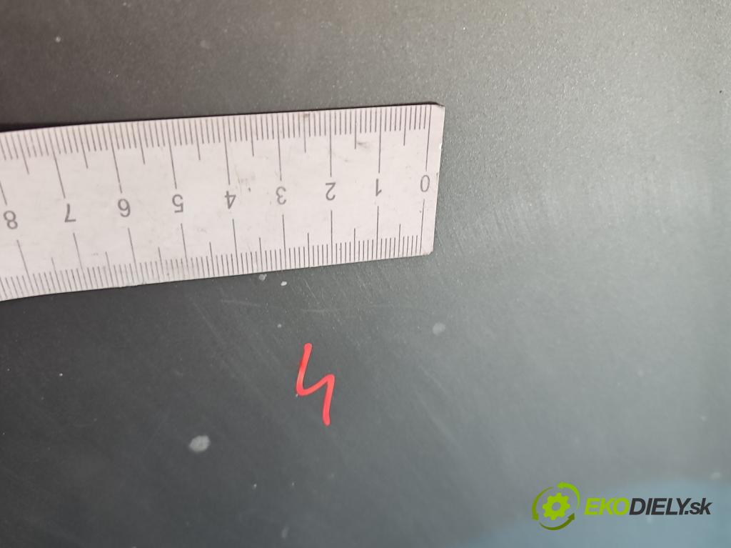 Toyota Avensis I T22 1997-2003 1.6 vvti 110 HP manual 81 kW 1598 cm3 4- kapota predná