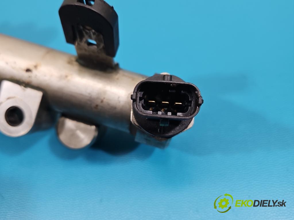 Opel Insignia A 2008-2017 2.0 T 220KM automatic 162 kW 1998 cm3 5- lišta vstrekovacia 0261555078 (Vstrekovacia lišta)