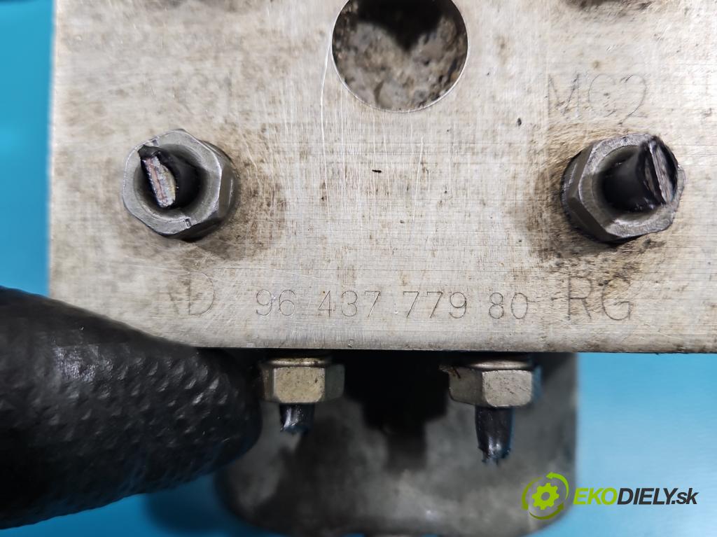 Peugeot 307 2.0 HDI 107 HP manual 79 kW 1997 cm3 5- čerpadlo abs 0273004562 (Pumpa ABS)