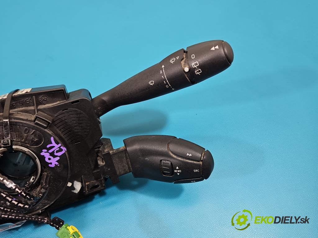 Peugeot 307 2.0 HDI 107 HP manual 79 kW 1997 cm3 5- prepínač komplex:  (Prepínacie páčky pod volantom)