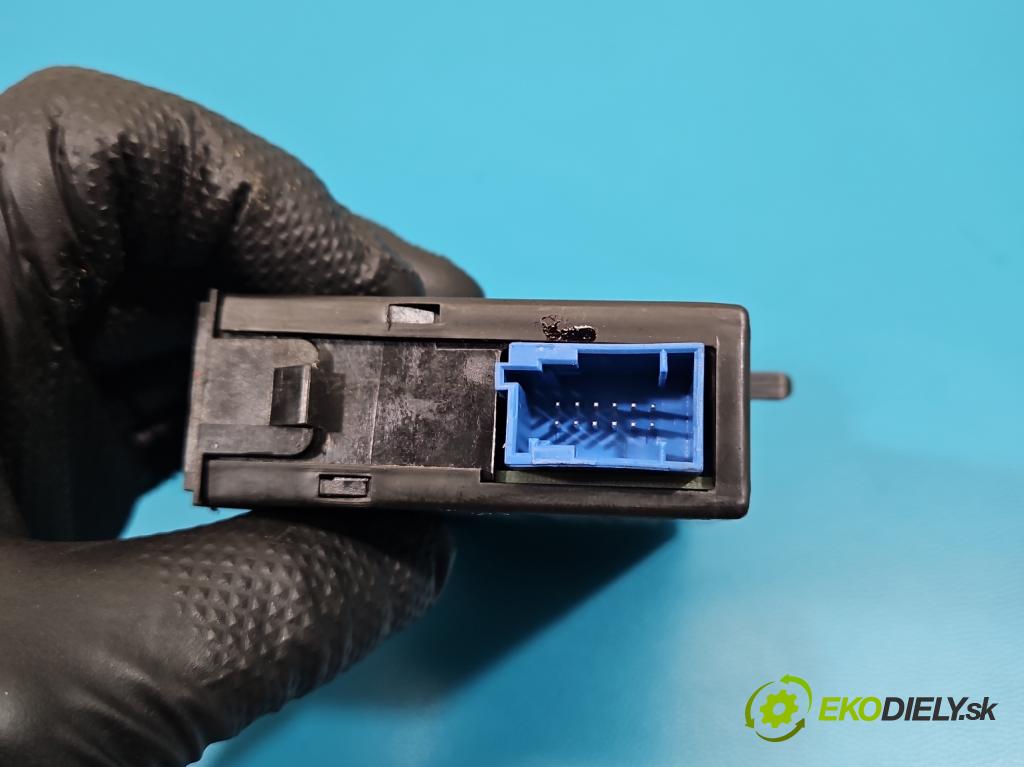 Renault Laguna II 2001-2007 1.9 dci 120 HP manual 88 kW 1870 cm3 5- Čitateľ: kárt