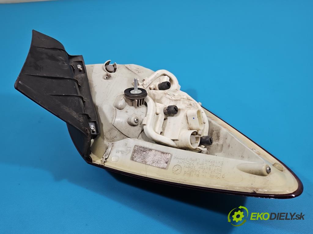 Opel Astra IV 2009-2015 1.4 16V 101 hp manual 74 kW 1398 cm3 5- světlo zadní pravé  (Klika dveří ostatní)