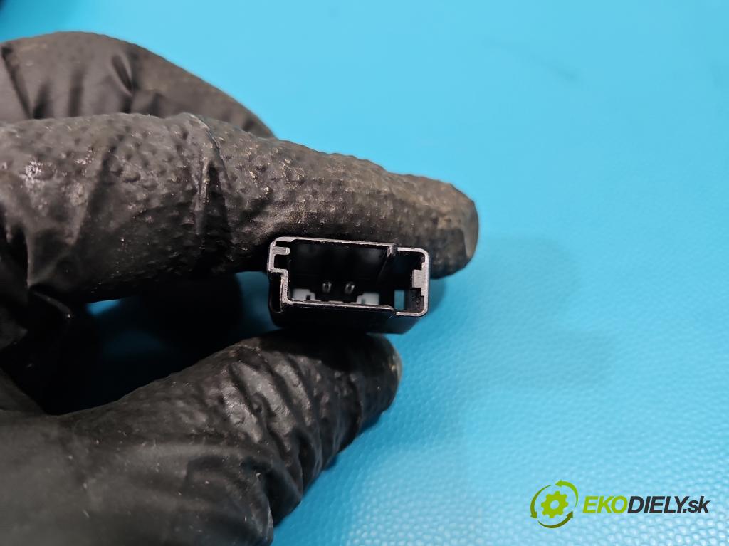 Opel Astra IV 2009-2015 1.4 16V 101 HP manual 74 kW 1398 cm3 5- pas bezpečnosť: predné ľavý