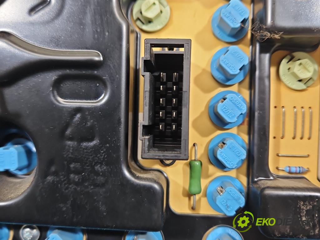 Skoda Felicia 1.3 MPI 68 HP manual 50 kW 1289 cm3 5- prístrojovka/ budíky 6U0919033G (Prístrojová doska)