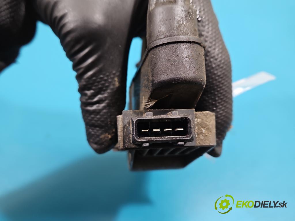 Skoda Felicia 1.3 MPI 68 HP manual 50 kW 1289 cm3 5- cievka zapaľovacia 047905104 (Zapaľovacia cievka)