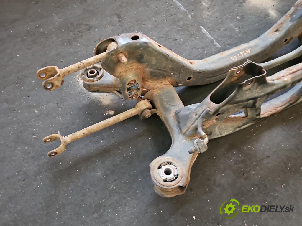 Dodge Journey 2.0 CRD 140 hp automatic 103 kW 1968 cm3 5- zadní výztuha  (Zadní výztuha)