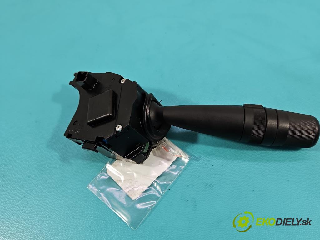 Dodge Journey 2.0 CRD 140 HP automatic 103 kW 1968 cm3 5- prepínač smeroviek 214866145 (Prepínacie páčky pod volantom)