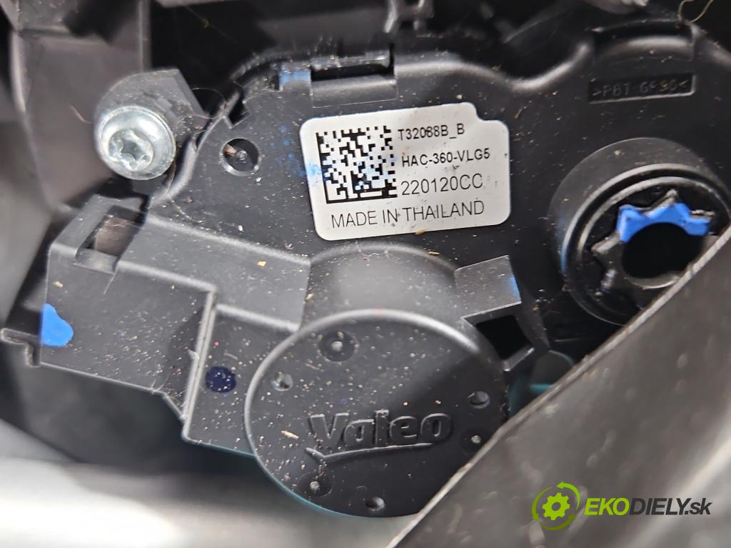 Renault Kadjar 2015-2022 1.3 140 hp automatic 103 kW 1332 cm3 5- radiátor 272702427R (Radiátor topení)