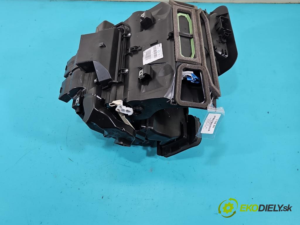 Renault Kadjar 2015-2022 1.3 140 hp automatic 103 kW 1332 cm3 5- radiátor 272702427R (Radiátor topení)