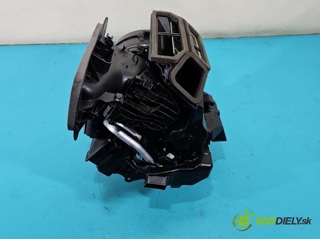 Renault Kadjar 2015-2022 1.3 140 hp automatic 103 kW 1332 cm3 5- radiátor 272702427R (Radiátor topení)