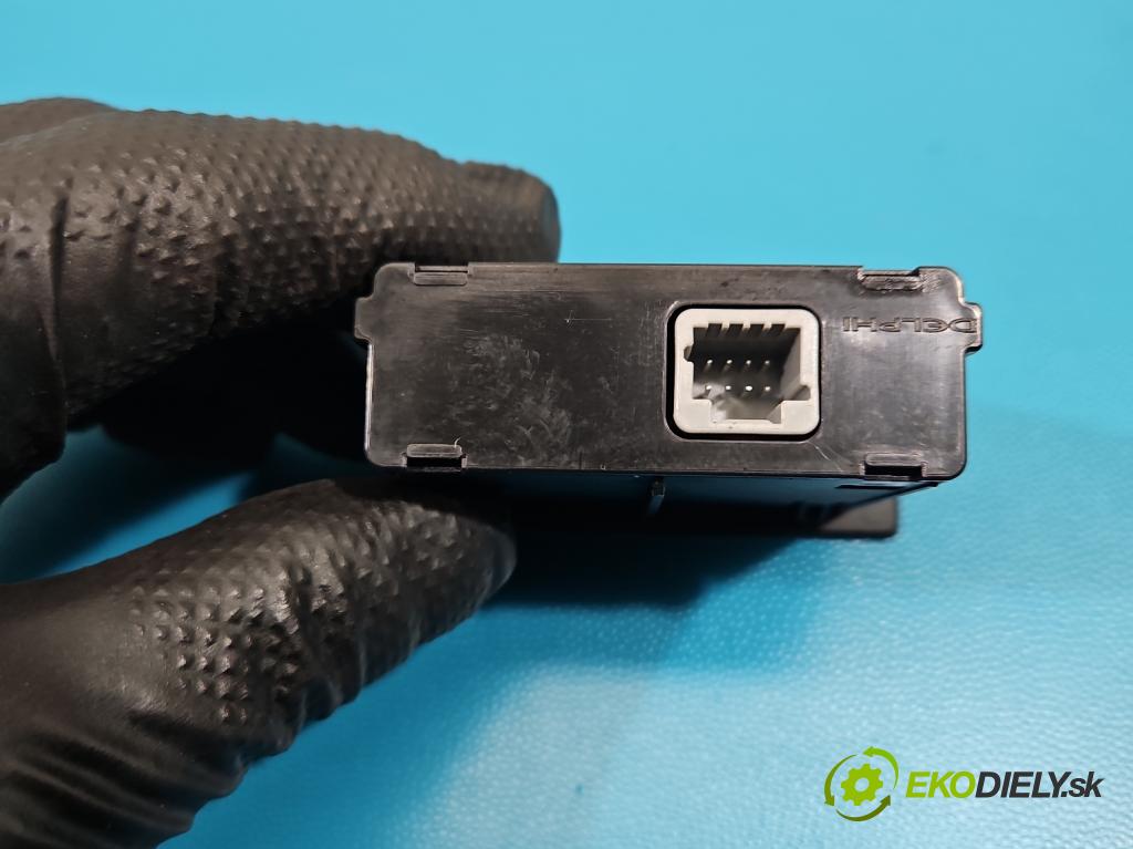 Renault Kadjar 2015-2022 1.3 140 HP automatic 103 kW 1332 cm3 5- zásuvka USB 280230033R