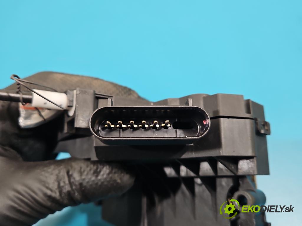 Volvo S60 II 2010-2018 2.0 D4 181KM automatic 133 kW 1969 cm3 4- zámok predné pravý 31301740