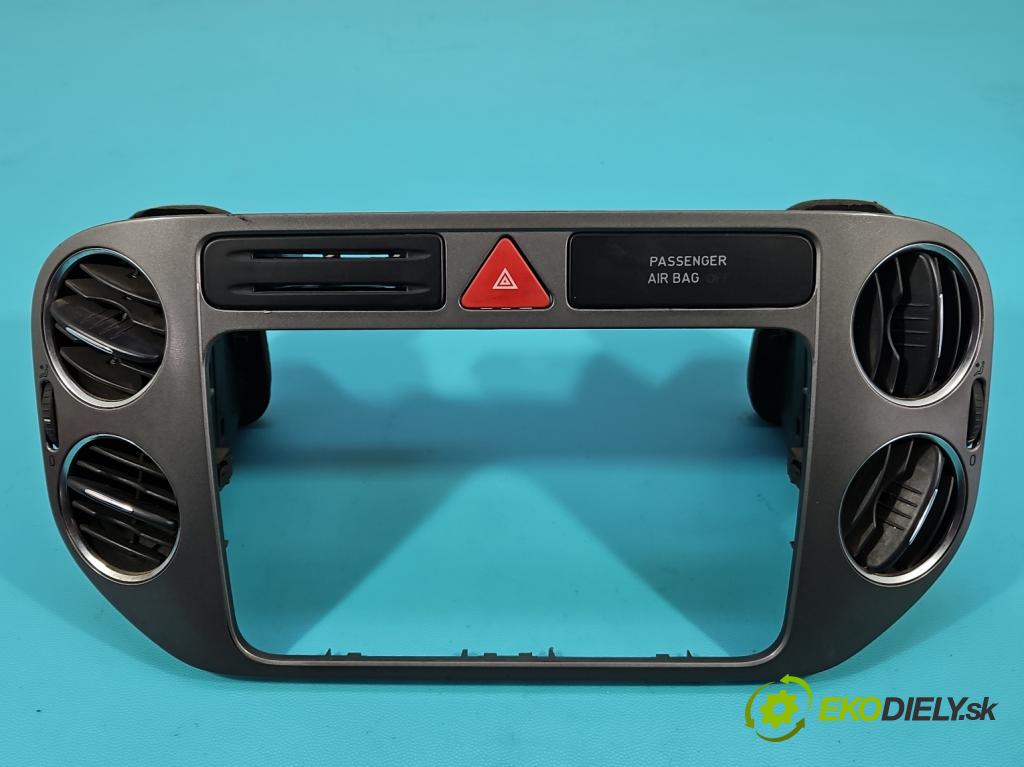 Vw Tiguan I 2007-2016 2.0 TDI 140 HP automatic 103 kW 1968 cm3 5- Mřížka: kúrenia stredová 5M0858071K (Mriežka kúrenia (fukár))