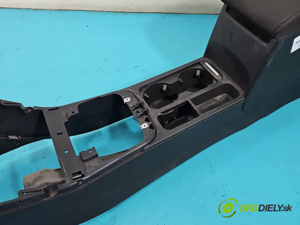 Vw Tiguan I 2007-2016 2.0 TDI 140 HP automatic 103 kW 1968 cm3 5- operadlo 5N0971641 (Lakťová opierka)