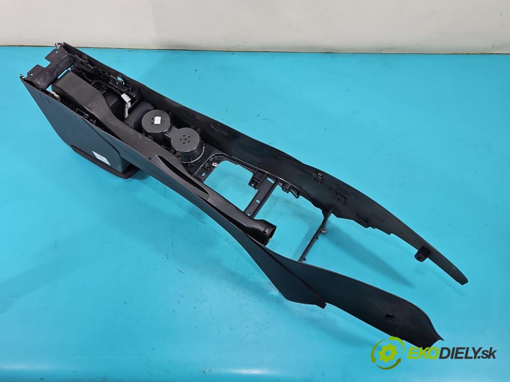Vw Tiguan I 2007-2016 2.0 TDI 140 HP automatic 103 kW 1968 cm3 5- operadlo 5N0971641 (Lakťová opierka)