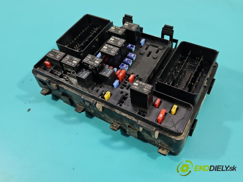 Ford Edge II 2014 - 2021 2.0 ECOBOOST: 245KM automatic 180 kW 1999 cm3 5- skrinka poistka Q2GT14A067BC (Poistková skrinka)