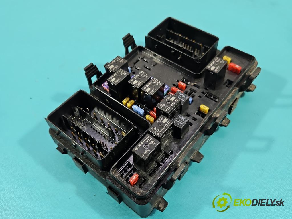 Ford Edge II 2014 - 2021 2.0 ECOBOOST: 245KM automatic 180 kW 1999 cm3 5- skrinka poistka Q2GT14A067BC (Poistková skrinka)